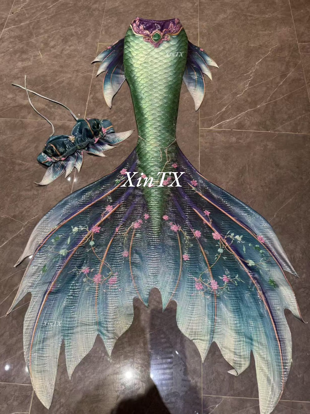 man woman mermaid tail hot sta - Aquarium & Marine Museum ulasan dan harga